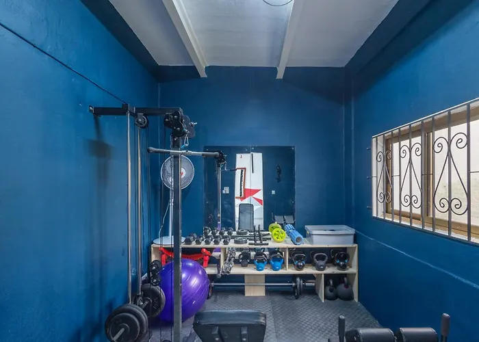 Quiet Ensuite Budget Twin 4* Sliema